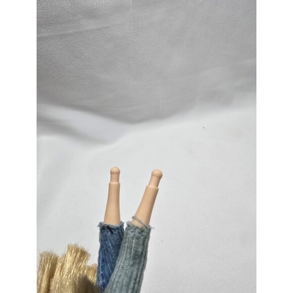 2004 Lil Bratz Sno Fun Ailani MGA Entertainment Different Outfit Mini Doll READ - Picture 11 of 14